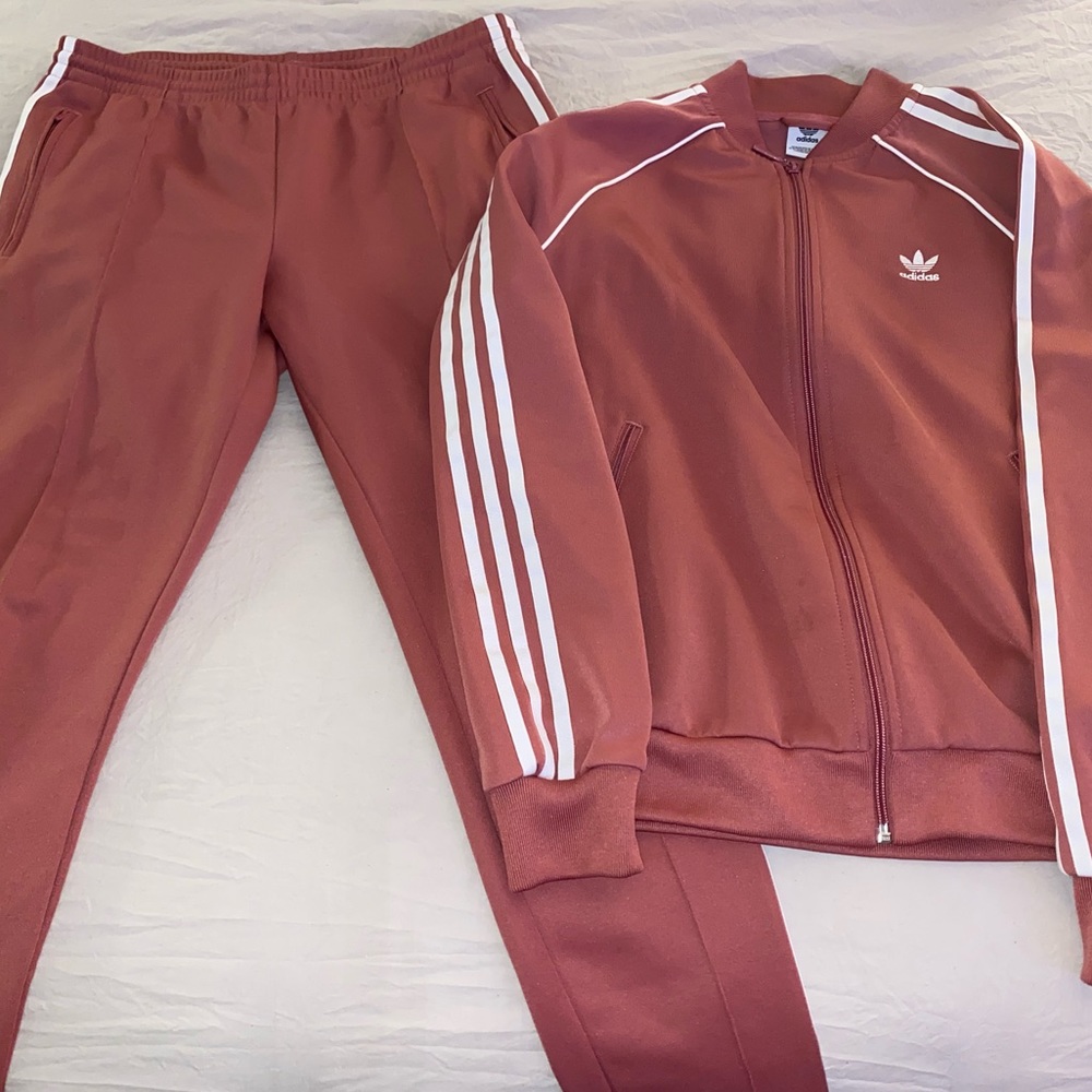 Adidas Track suit 💕🤍